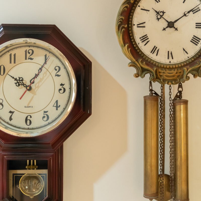 Horloges d'Antan - <span style="color: red; font-size: smaller;">Vendu</span>