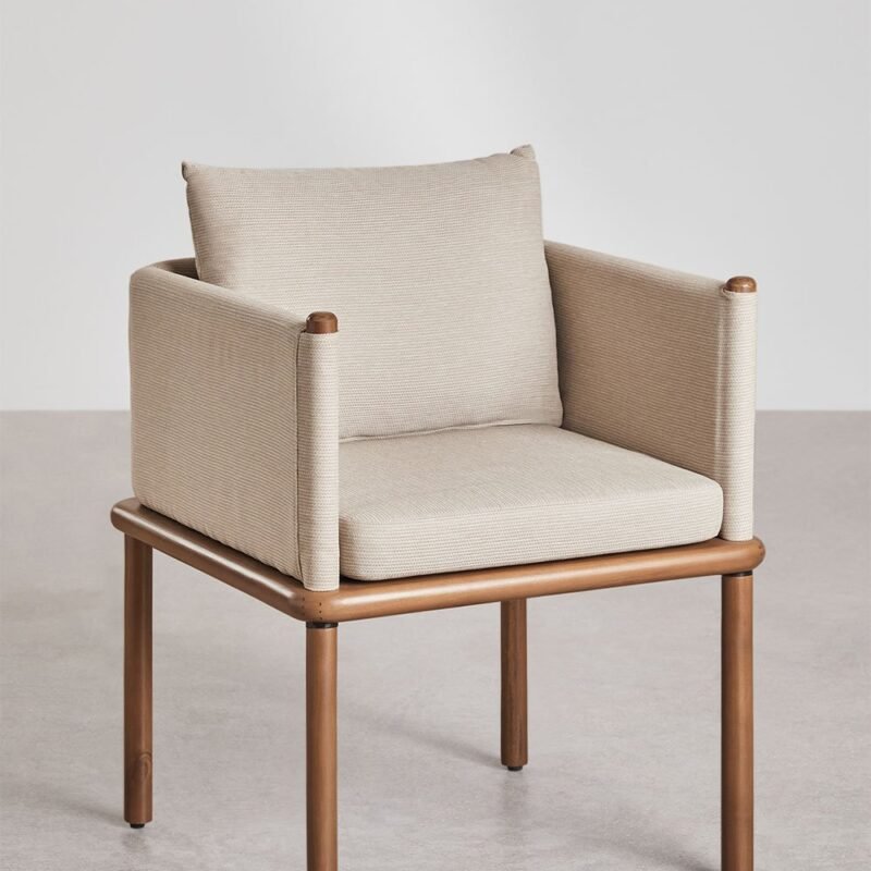 Livia – Chaise en bois de Hêtre avec accoudoirs et tissu résistant